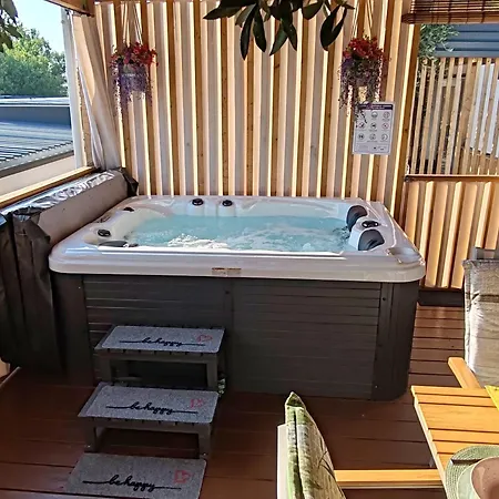 キャンプ場 Annika Mar セルツェ