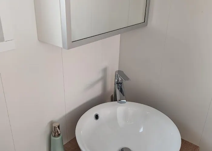 Annika Mar Campeggio *