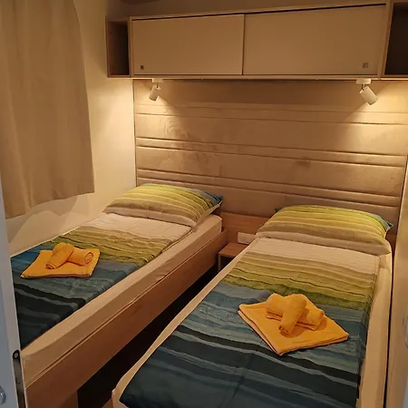 Camping Annika Mar Selce