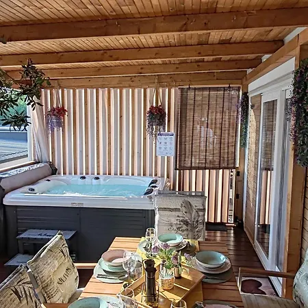 Annika Mar 塞尔瑟