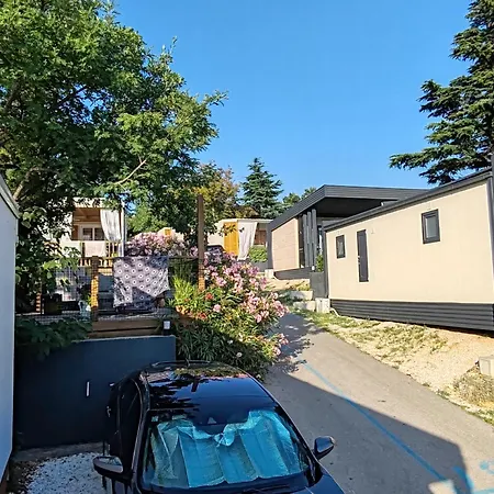 Annika Mar Camping Selce