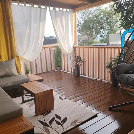 Annika Mar Camping *